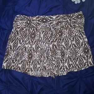 4" Printed Pleated Shorts w/ Pockets and Belt